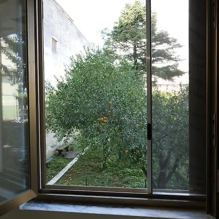 Domusleone Nyaraló *